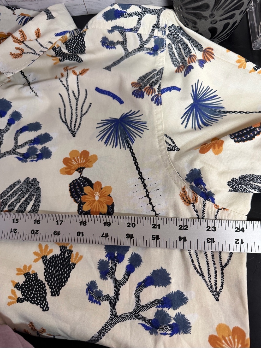 The North Face Men’s XL Short Sleeve Button-Up Desert Print Cotton Shirt - Picture 11 of 13